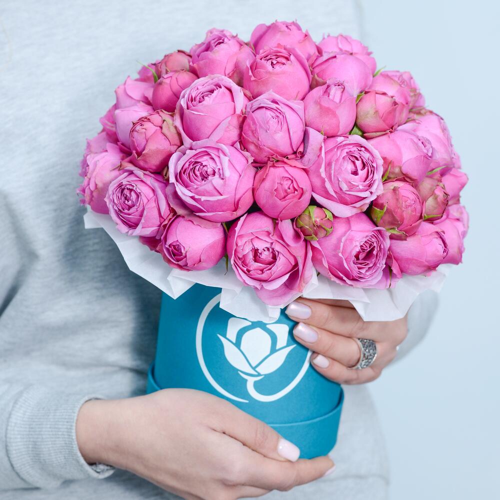 Шляпная коробка TIFFANY из пионовидных роз